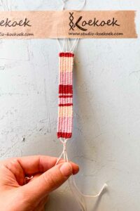 how to weave a bracelet taking it from the loom braiding