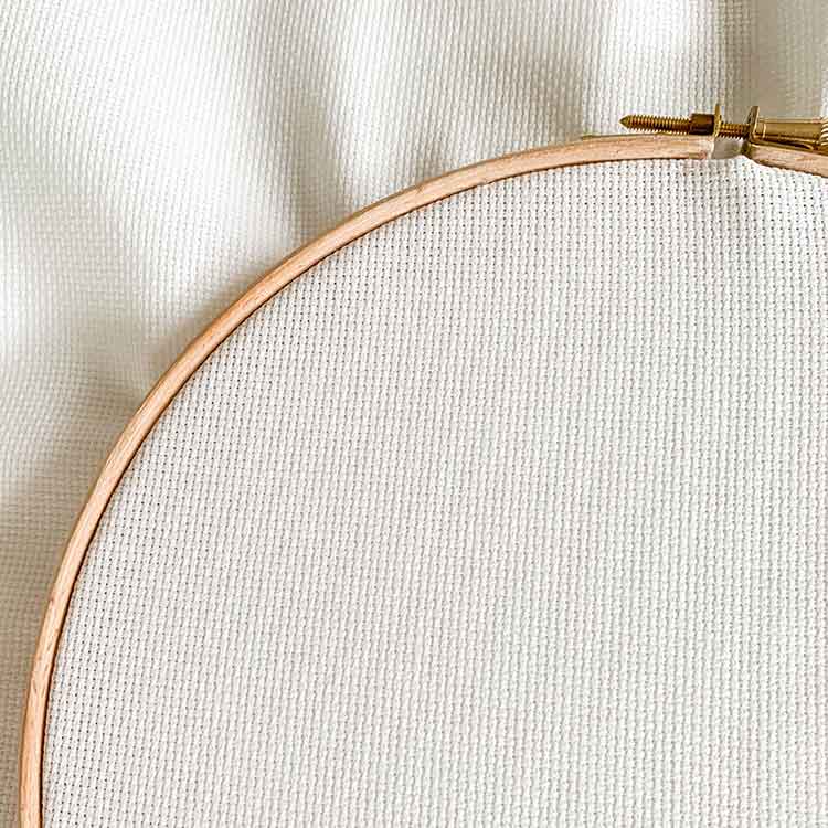 antique white aida 18 count stof