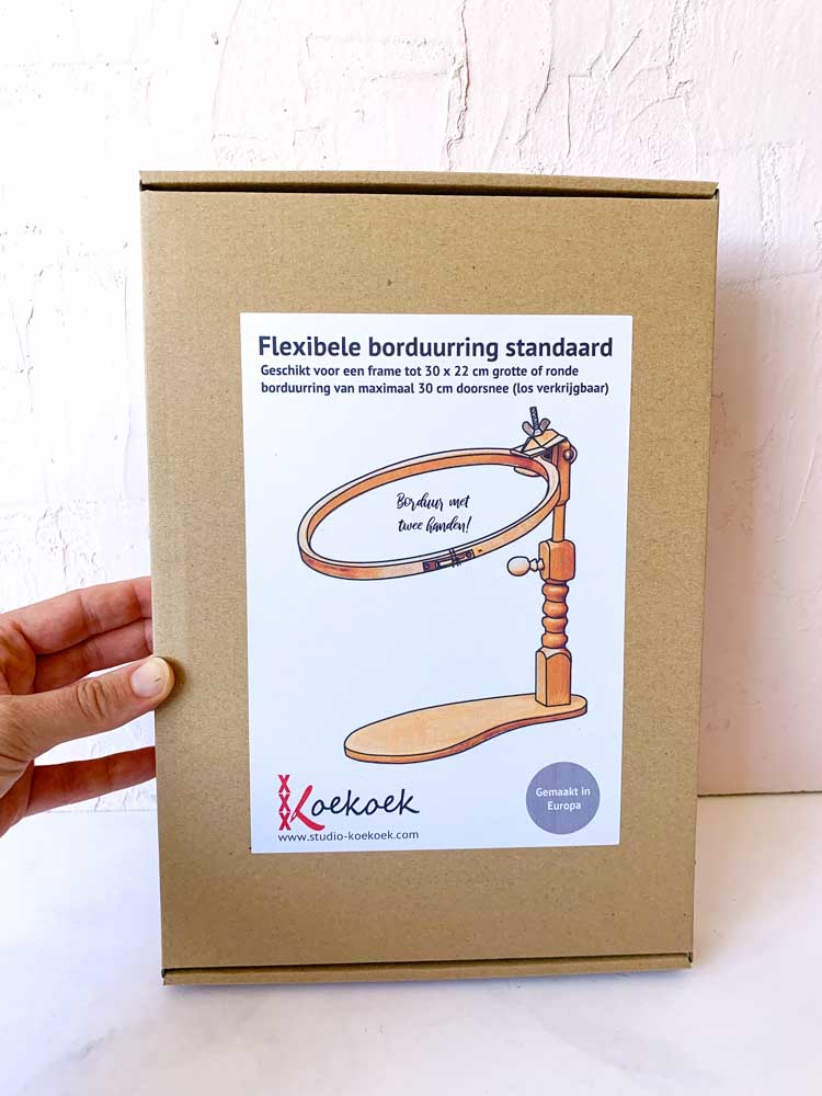 Flexibele borduurring standaard tafelmodel van hout