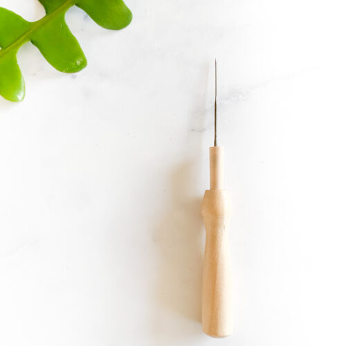 felt needle with wooden holder
