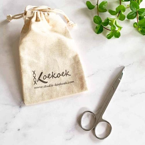 lange borduurschaar met gebogen punt