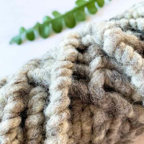 Studio Koekoek - ongeverfde tapijtwol grijsbruin 04