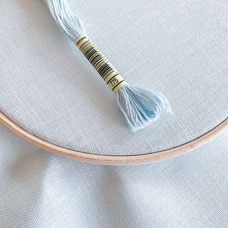 Belfast linnen 32 count sky light blue