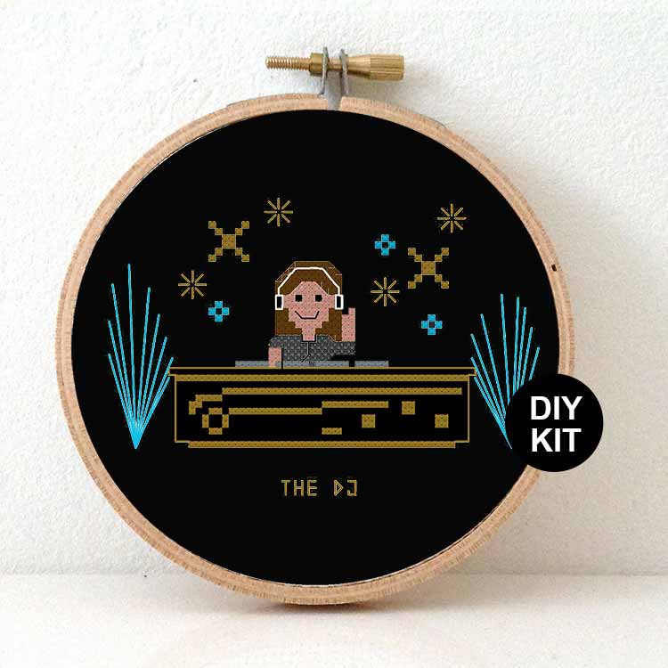 vrouw dj kruissteek borduurpakket