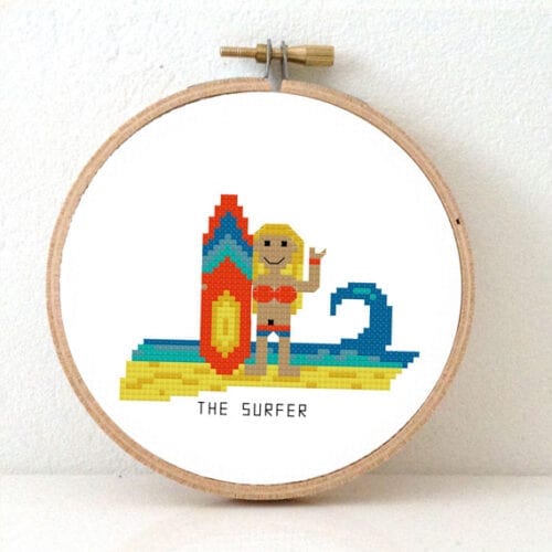 vrouw surfer kruissteek patroon strandthema