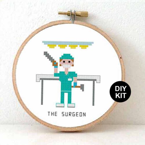 vrouw chirurg kruissteek borduurpakket