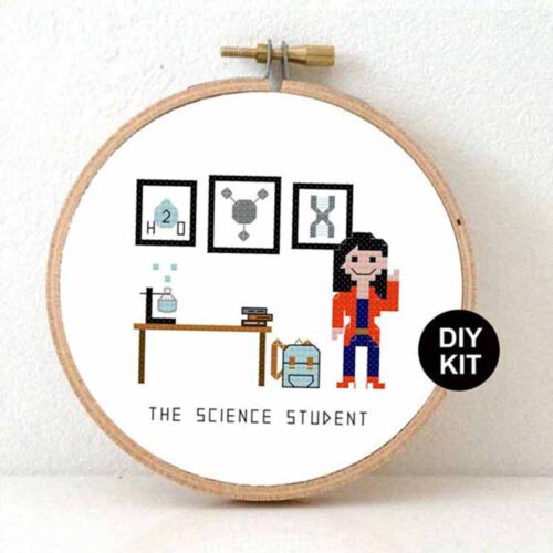 bètastudent vrouw kruissteek borduurpakket