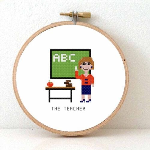 vrouwelijke docent kruissteek patroon