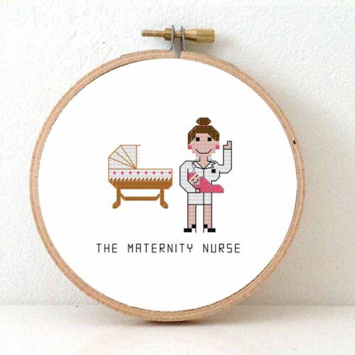 cadeau voor kraamverzorger man met pasgeboren meisje kruissteek borduurpatroon