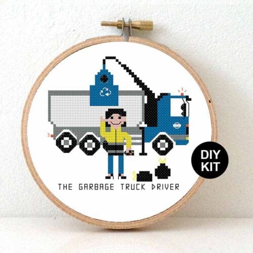 vrouw vuilniswagen kruissteek borduurpakket