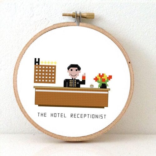 cadeau voor hotelreceptionist kruissteek patroon