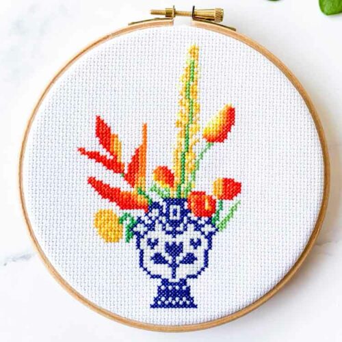 Delfts blauw borduurpakket serie bloemen in tulpenvaas