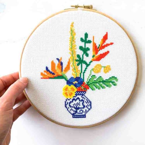 delft blue series modern flowers in vase