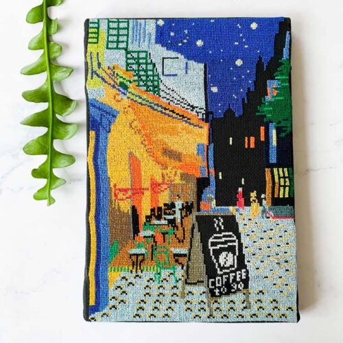 cafeterras bij nacht borduurpakket voor beginners Vincent van Gogh Club Geluk