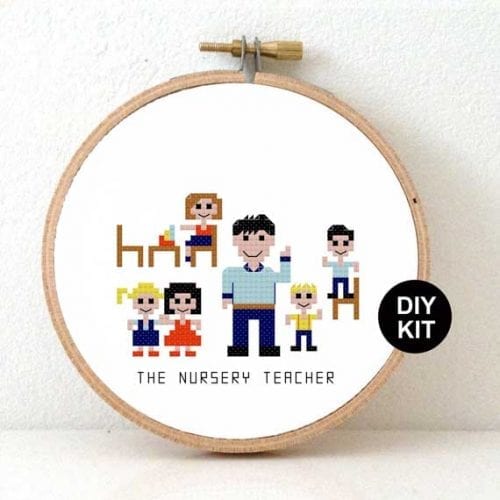 DIY cadeau peuterspeelzaalleidster kleuterjuf kruissteek borduurpakket