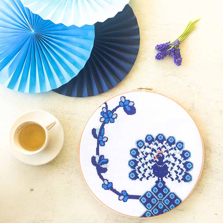 Embroidery needles set