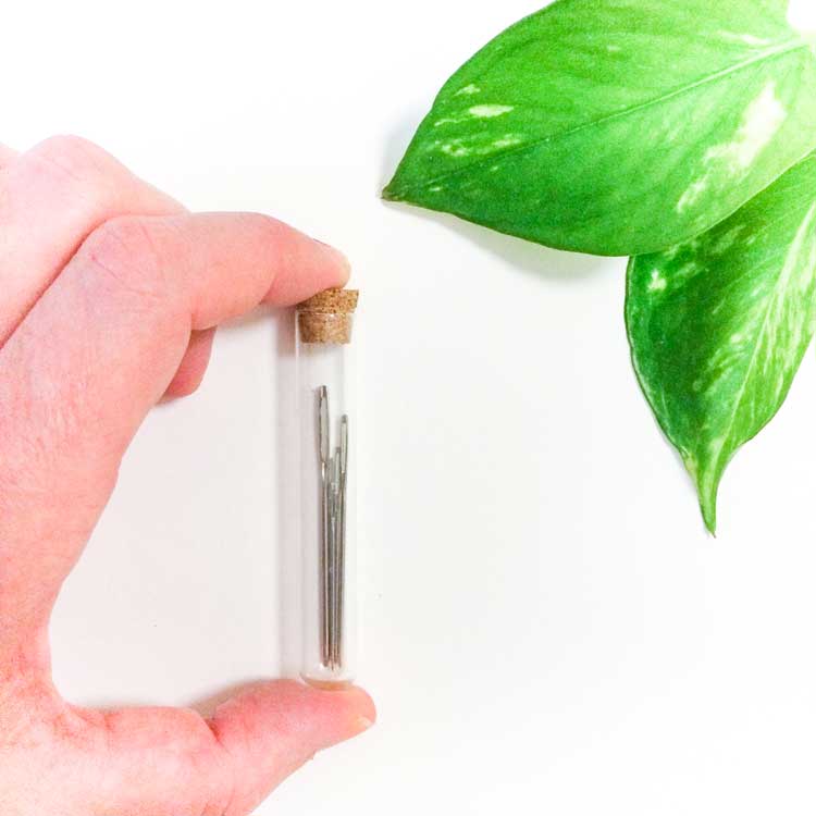 Borduurnaalden met ronde punt cadeauverpakking glazen buisje borduurnaalden set-buisje-borduren-3