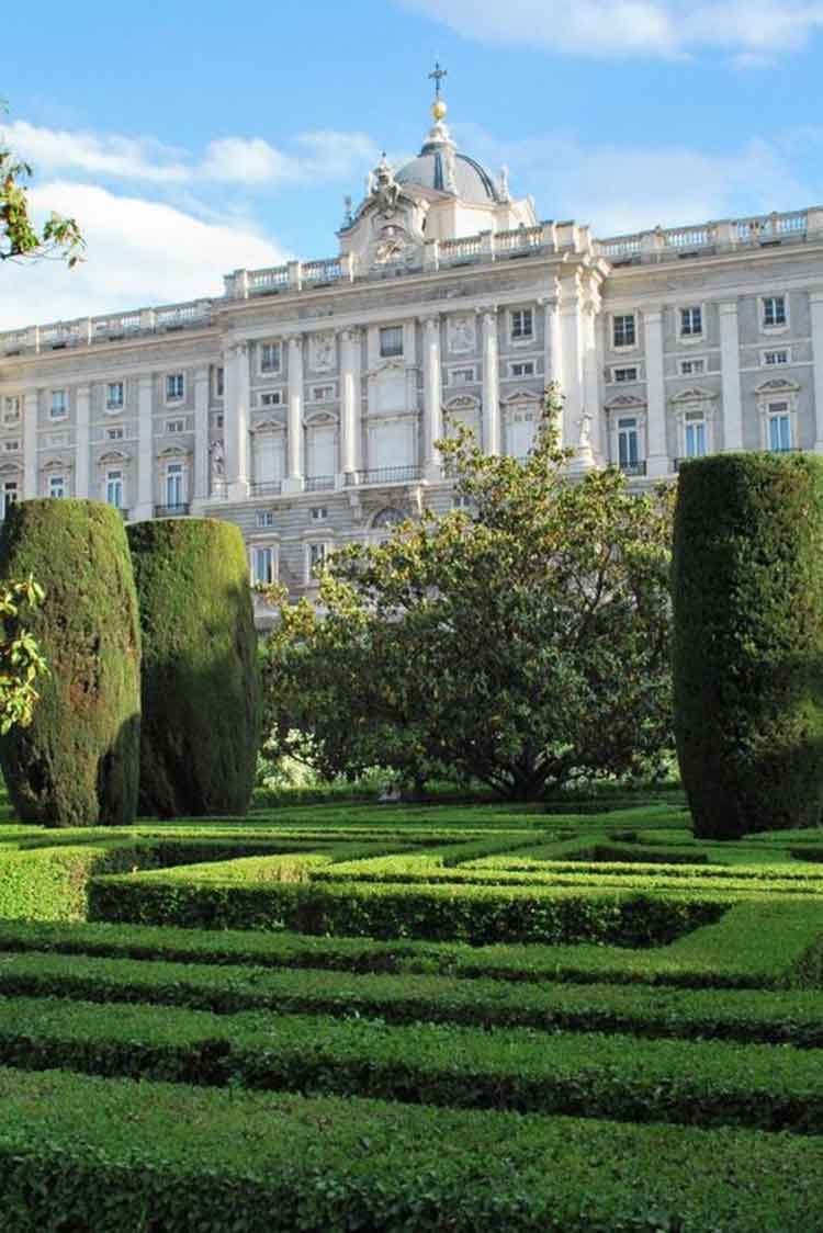 Jardines de Sabatini stille plekken om te genieten in madrid