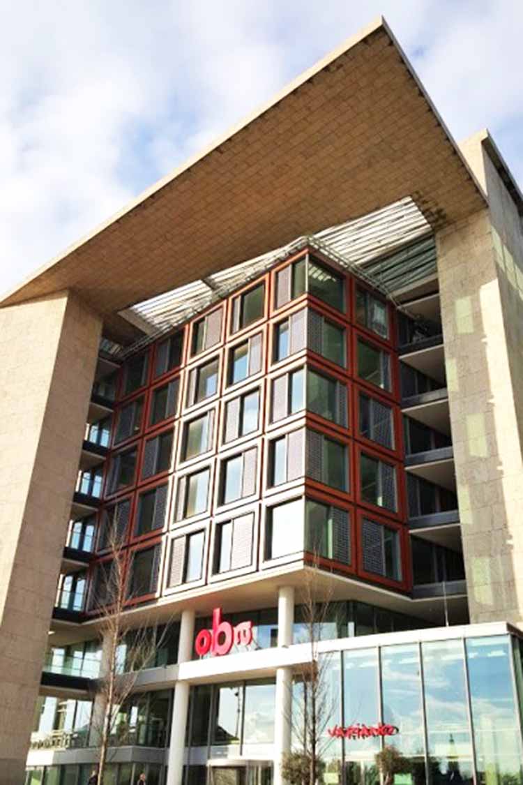 Amsterdam OBA openbare bibliotheek beste rustige plekken om te borduren in Amsterdam Amsterdam OBA openbare bibliotheek beste rustige plekken om te borduren in Amsterdam