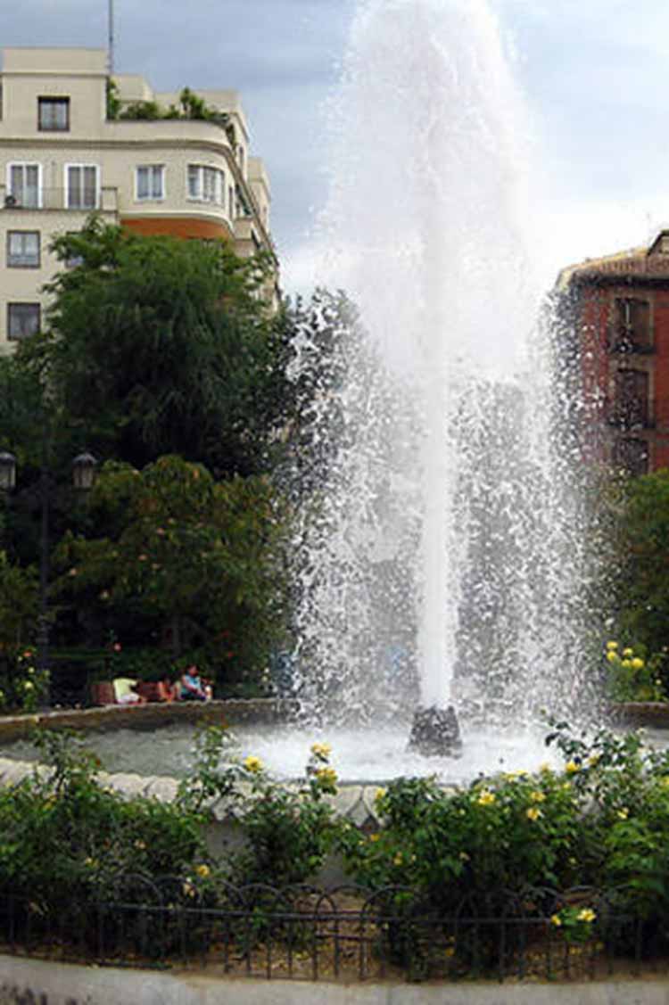 plaza de olavide rustige plekken in madrid waar je kan kruissteek borduren plaza de olavide rustige plekken in madrid waar je kan kruissteek borduren
