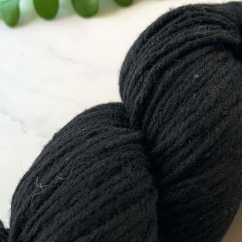 relove wool black recycled yarn color 24