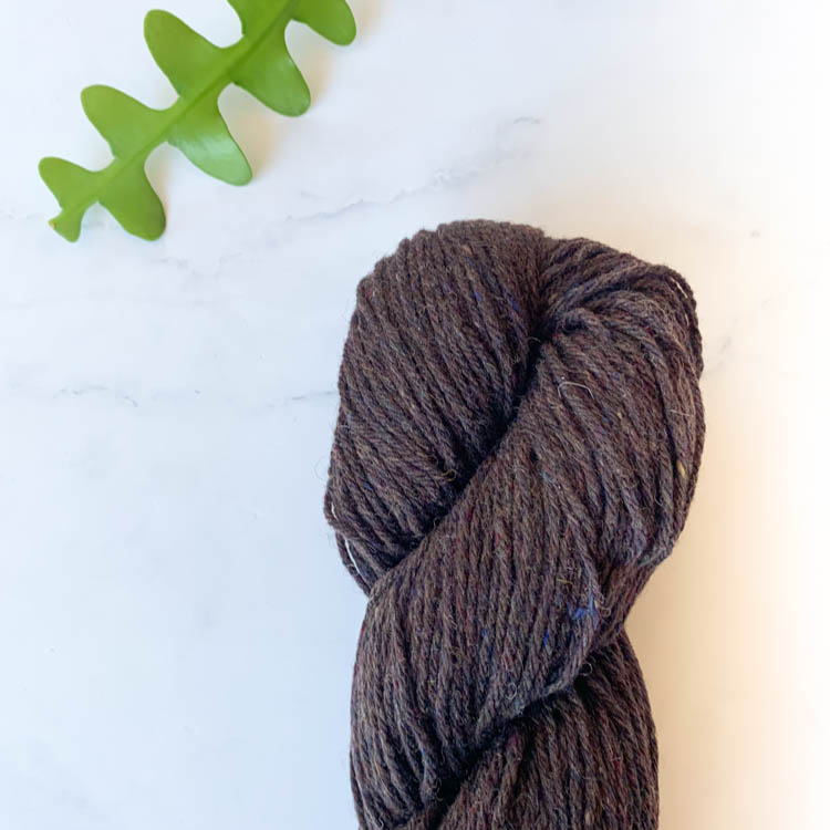 relove wool donker koffie bruine gerecyclede wol breigaren