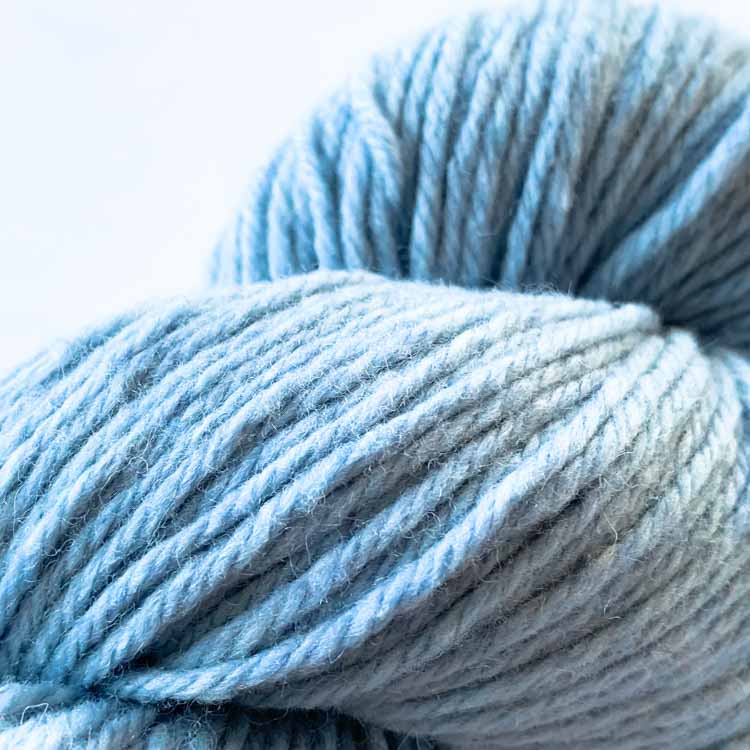 relove wool zacht blauw gerecyclede garen kleur 18