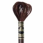 DMC Light Effects borduurgaren per streng van 8 m - E898 Metallic koffiebruin