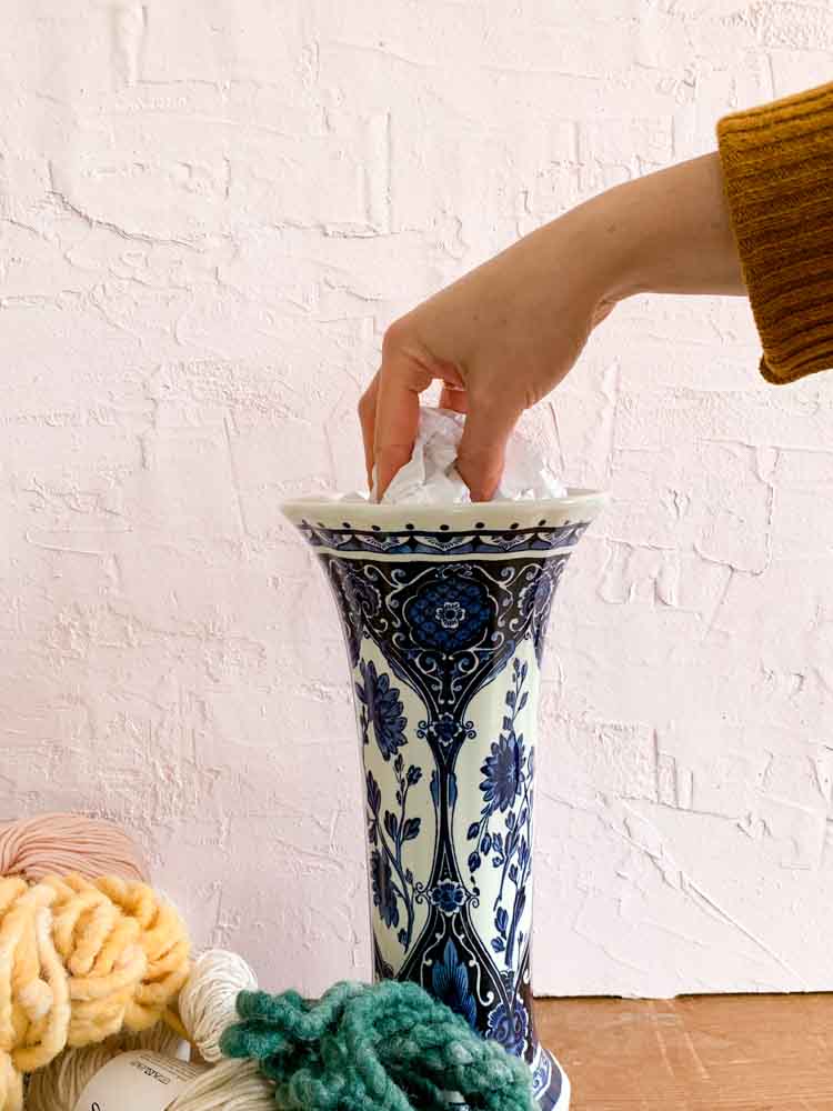 how to make an yarn boquet gift for creative friend-11