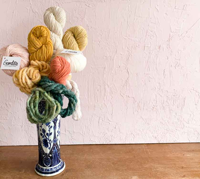 how to make an yarn bouquet gift for creative friend