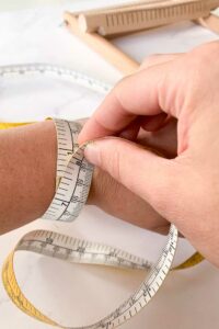 how to measure the circumference of your arm