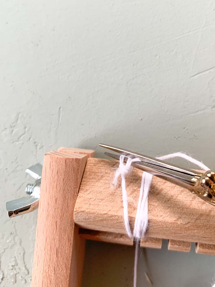 hoe haal je je weefproject van het weefraam? hoe haal je je weefproject van het weefraam?