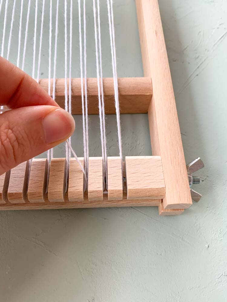 hoe span je je weefraam strak op? hoe span je je weefraam strak op?