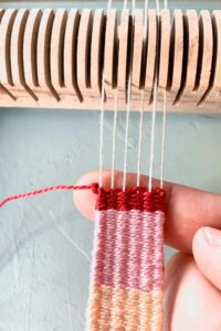 how to weave a bracelet ending with knots-2