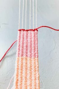 how to weave a bracelet starting a new color-3