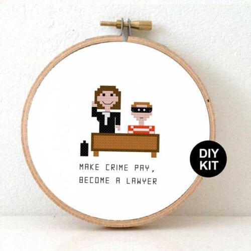 cadeau voor vrouw advocate kruissteek borduurpakket